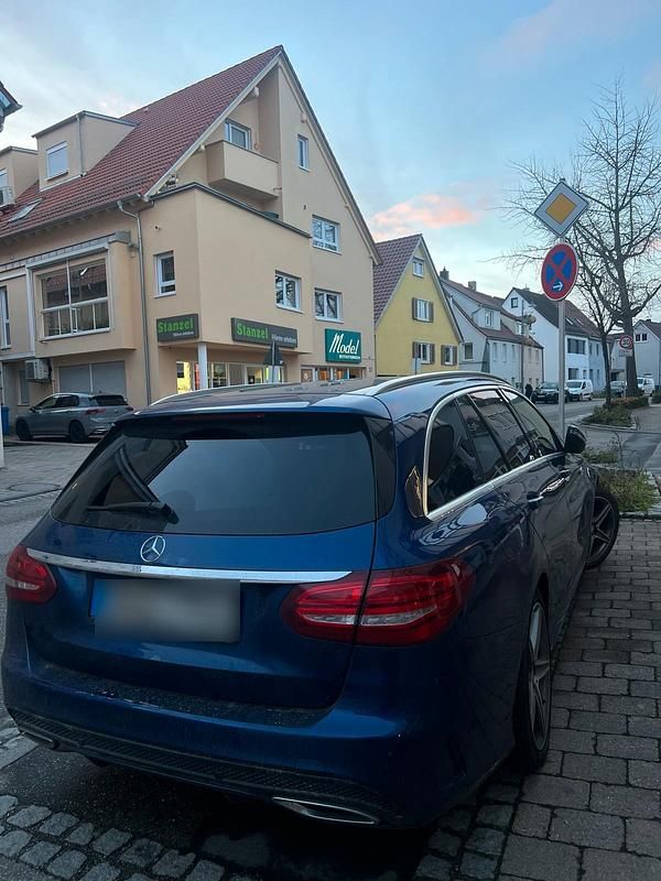Gebraucht Mercedes C220 170 PS (125 kW) 2015 Blau Kombi