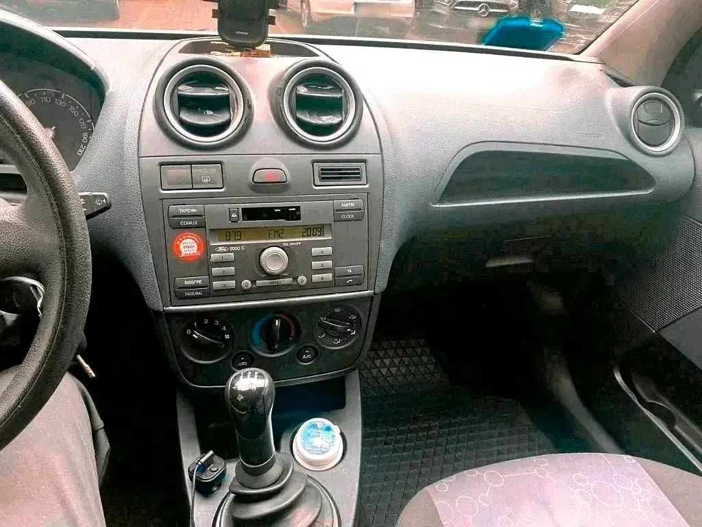 Gebraucht Ford Fiesta 70 PS (51 kW) 2006 Grau Kleinwagen