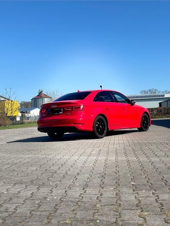 Gebraucht Audi A3 S-Line 184 PS (135 kW) 2015 Rot Limousine