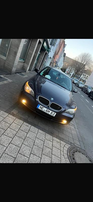 Blau Gebraucht 2005 BMW 525 Limousine | 5.000 € (Guter Preis) - Bild 1/4