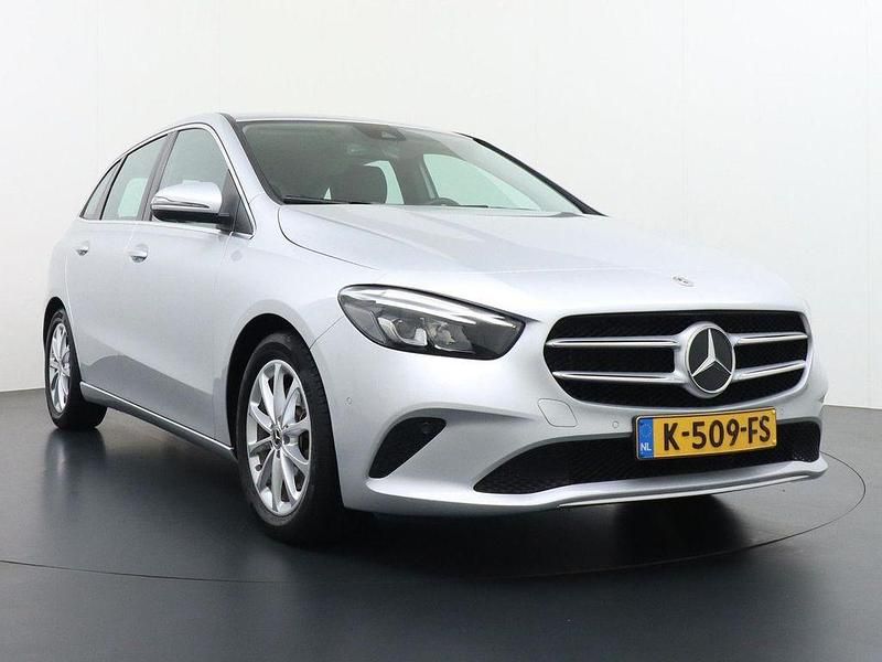 Gebraucht Mercedes B220 190 PS (139 kW) 2019 Grau Van / Kleinbus
