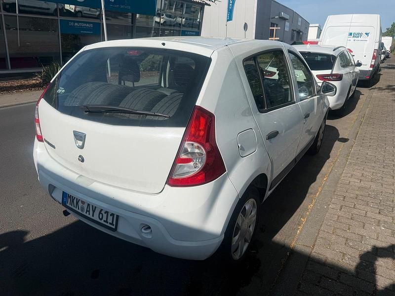 Gebraucht Dacia Sandero 75 PS (55 kW) 2012 Weiß Limousine