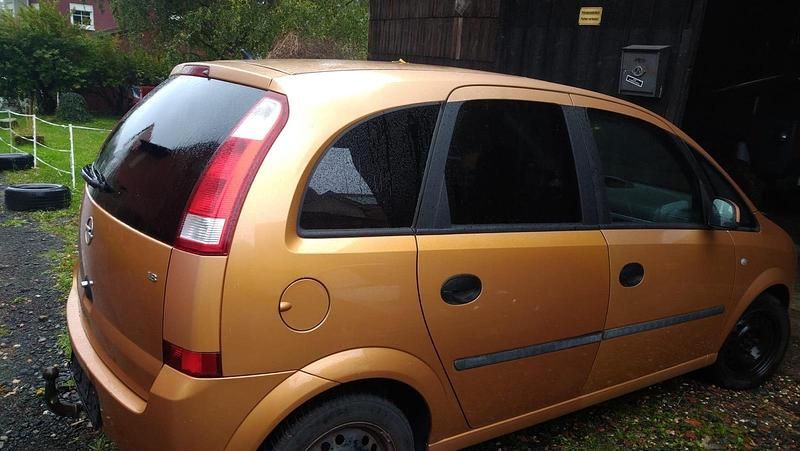 Gold Gebraucht 2003 Opel Meriva Van / Kleinbus | 1.555 € (Guter Preis) - Bild 1/4