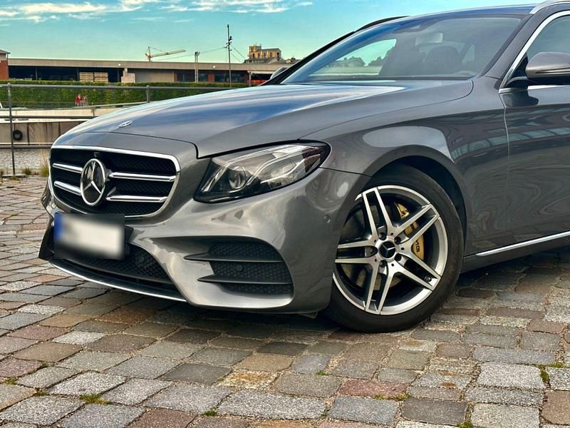 Gebraucht Mercedes E350 AMG 258 PS (189 kW) 2017 Grau Kombi