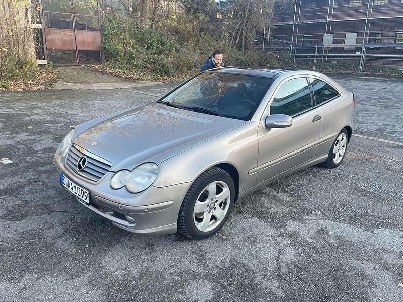 Bronze Gebraucht 2003 Mercedes C180 Coupé | 3.000 € (Fairer Preis) - Bild 1/4