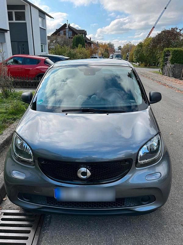 Grau Gebraucht 2016 Smart ForTwo Coupé Kleinwagen | 11.000 € (Fairer Preis) - Bild 1/4