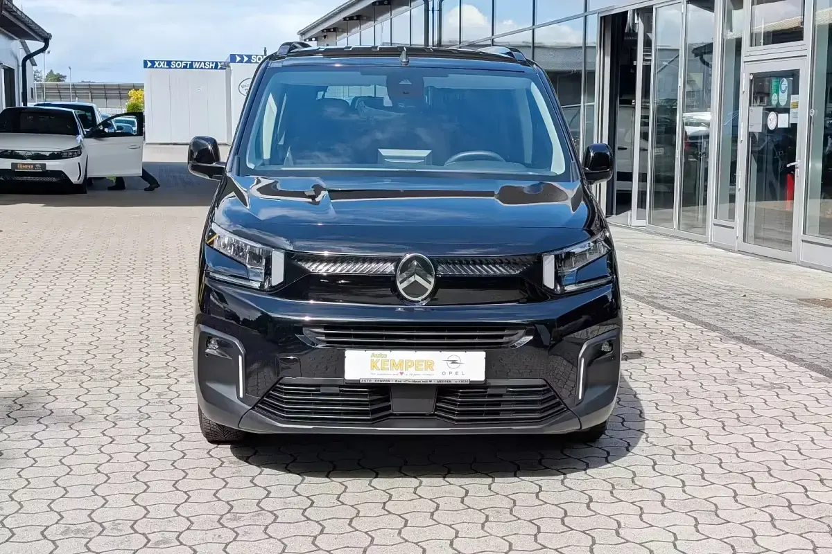 Gebraucht Citroën Berlingo 131 PS (96 kW) 2024 Schwarz metallic Van / Kleinbus