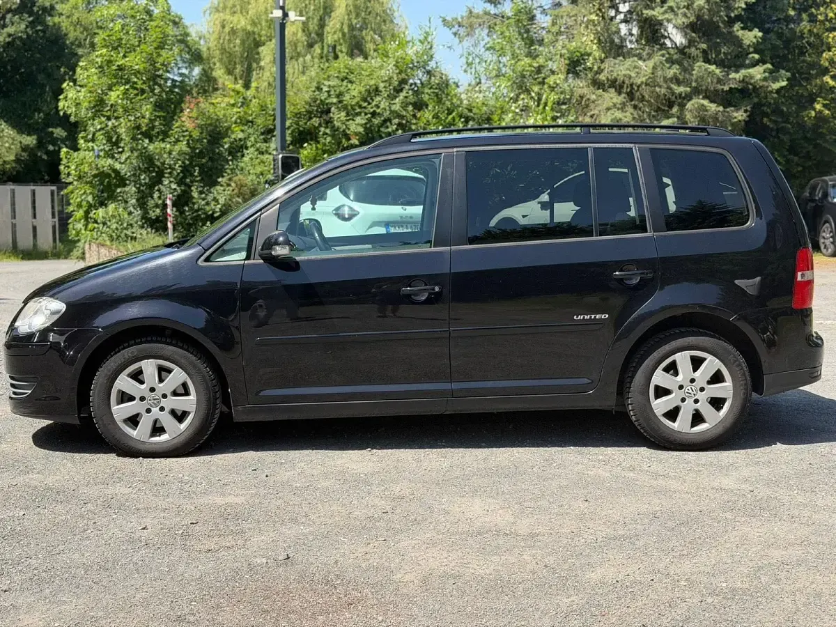 Gebraucht VW Touran United 140 PS (102 kW) 2009 Schwarz Van / Kleinbus