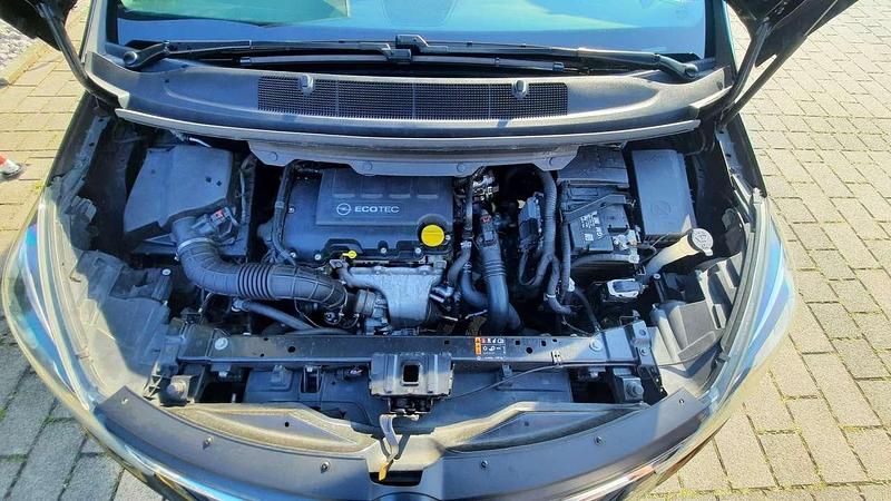 Gebraucht Opel Zafira Tourer Selection 140 PS (102 kW) 2017 Van / Kleinbus