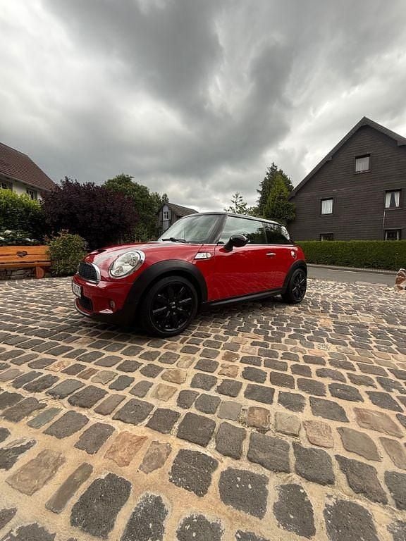Rot Gebraucht 2010 Mini Cooper S Kleinwagen | 7.400 € (Fairer Preis) - Bild 1/4