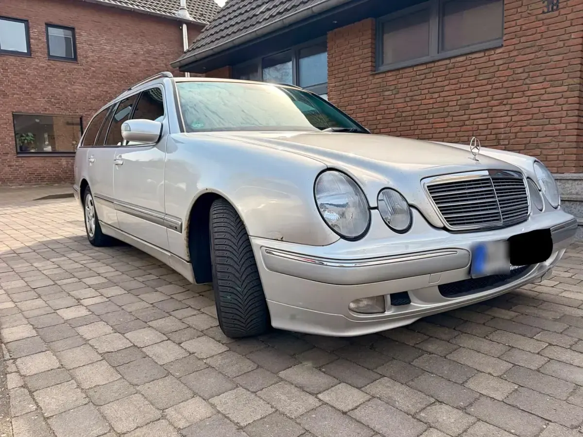 Gebraucht Mercedes E200 169 PS (124 kW) 2003 Silber Kombi