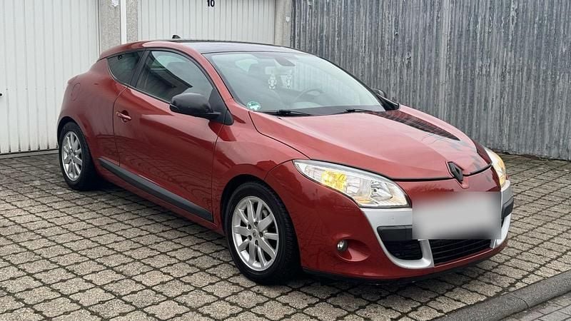 Gebraucht Renault Mégane Coupé 131 PS (96 kW) 2011 Andere farben Coupé