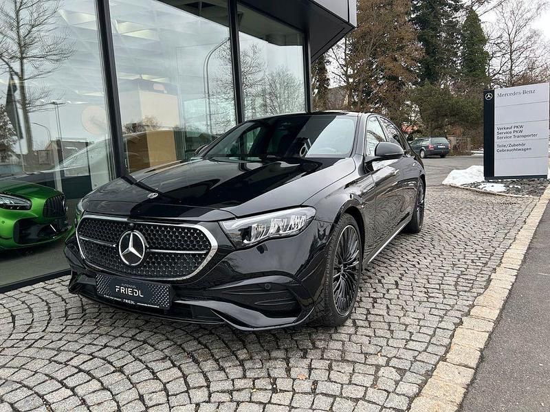 Gebraucht Mercedes E220 AMG 197 PS (144 kW) 2024 Schwarz Limousine