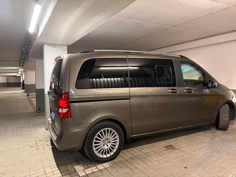 Gebraucht Mercedes V220 163 PS (119 kW) 2015 Braun Van / Kleinbus