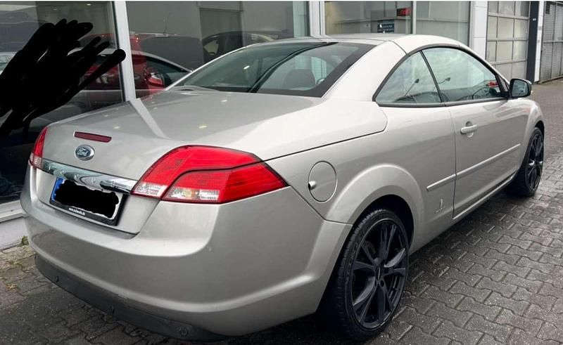 Gebraucht Ford Focus Cabriolet Titanium 136 PS (100 kW) 2010 Cabrio