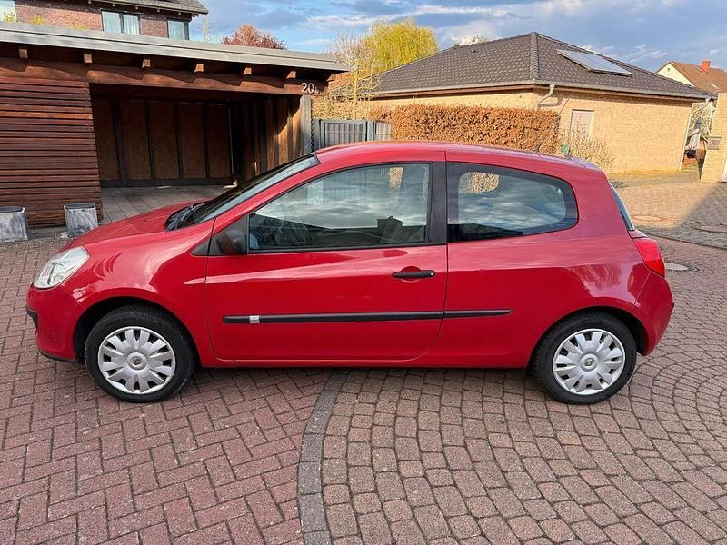 Gebraucht Renault Clio II Campus 75 PS (55 kW) 2006 Rot Kleinwagen