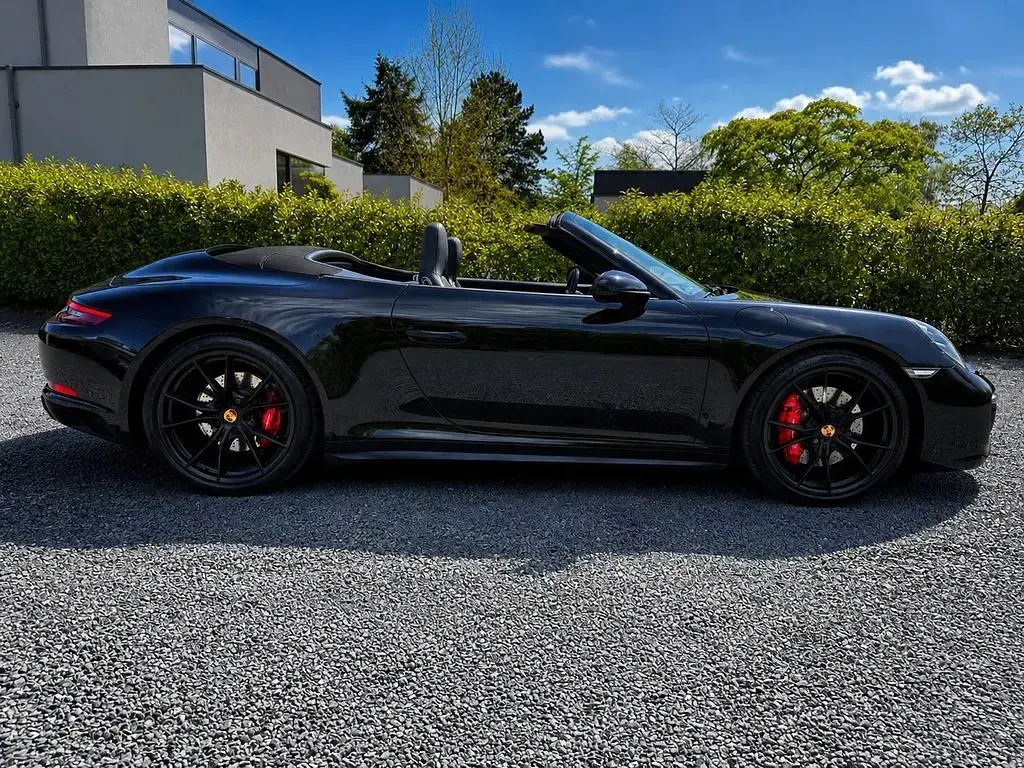 Begagnad Porsche 991 450 HK (330 kW) 2017 Svart Cab