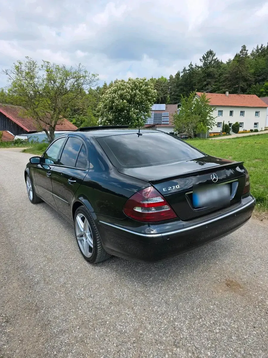 Gebraucht Mercedes E270 Elegance 177 PS (130 kW) 2005 Schwarz Limousine