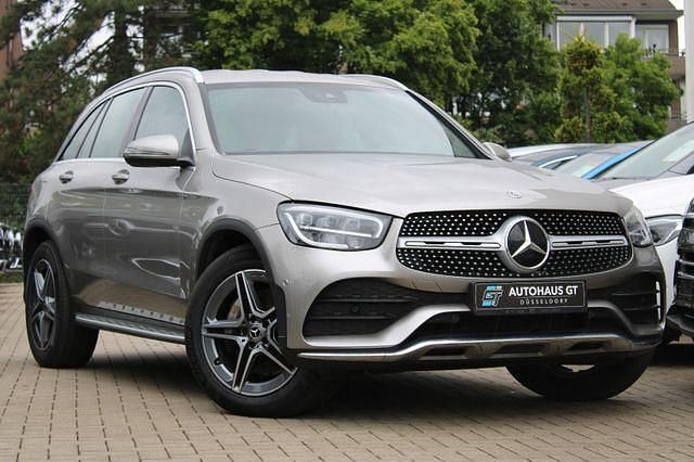 Mojavesilber Gebraucht 2022 Mercedes GLC400d AMG Coupé | 42.999 € (Fairer Preis) - Bild 1/4