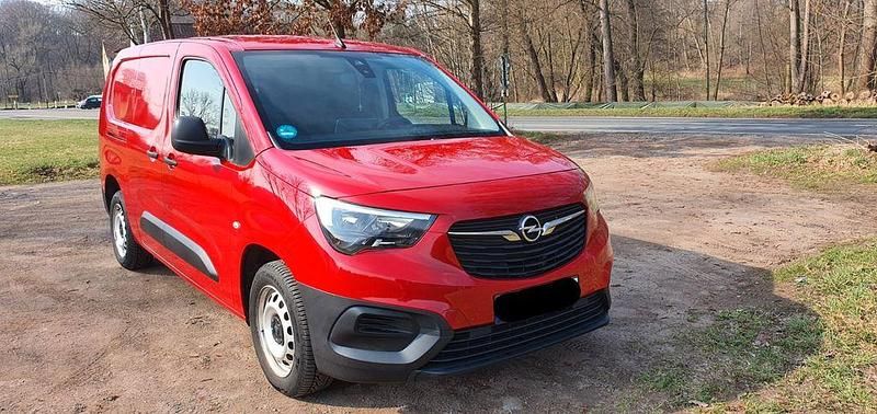 Second-hand Opel Combo Selection 102 CP (75 kW) 2019 Roșu Monovolum
