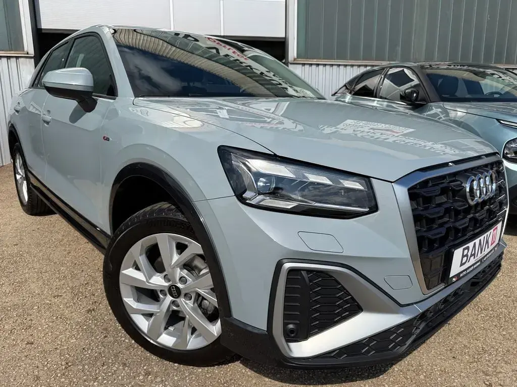 Gebraucht Audi Q2 S-Line 150 PS (110 kW) 2024 Grau SUV