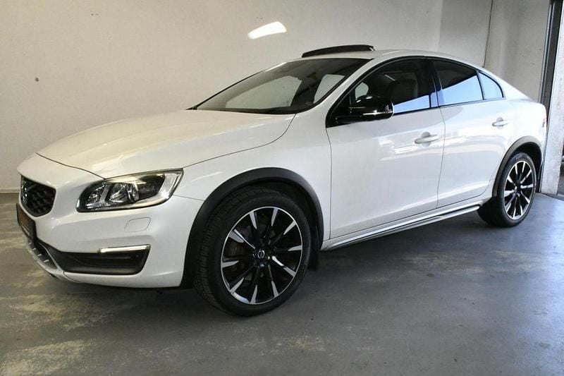 Gebraucht Volvo S60 CC 190 PS (139 kW) 2016 Crystal white pearl / metallic Limousine