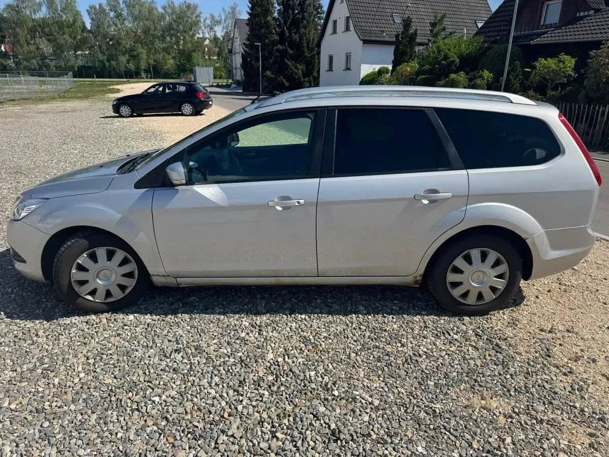 Gebraucht Ford Focus 105 PS (77 kW) 2008 Silber Kombi