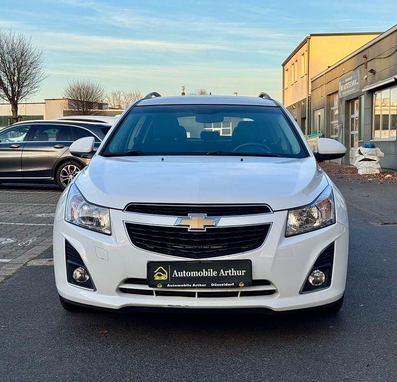 Gebraucht Chevrolet Cruze 131 PS (96 kW) 2012 Weiß Limousine