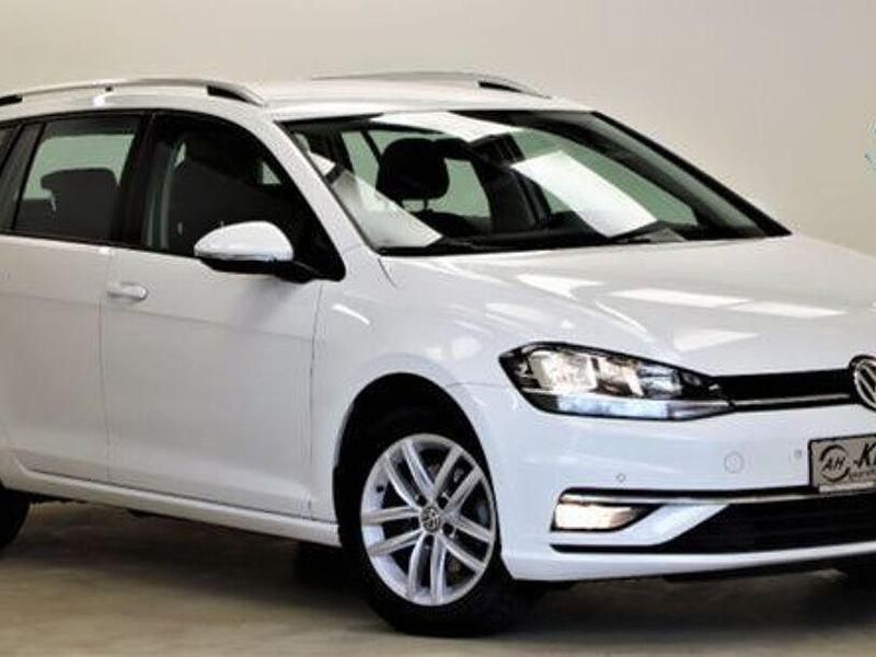 Weiß Gebraucht 2017 VW Golf VII Comfortline Kombi | 13.499 € (Fairer Preis) - Bild 1/4
