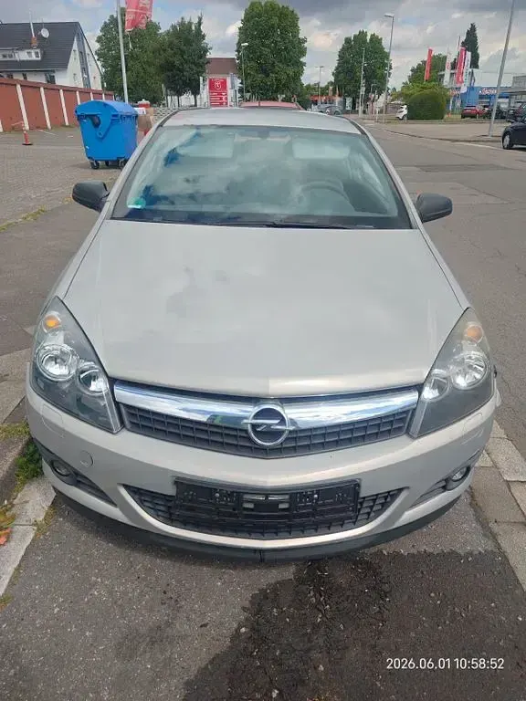 Gebraucht Opel Astra GTC 90 PS (66 kW) 2009 Grau Limousine