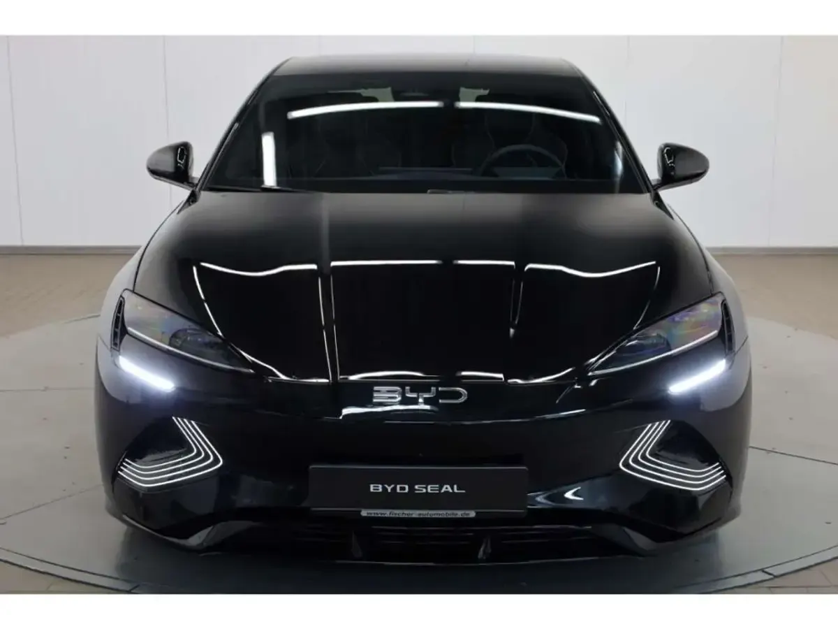 Ny BYD Seal Design 230 kW (313 HK) 2026 Sort Sedan