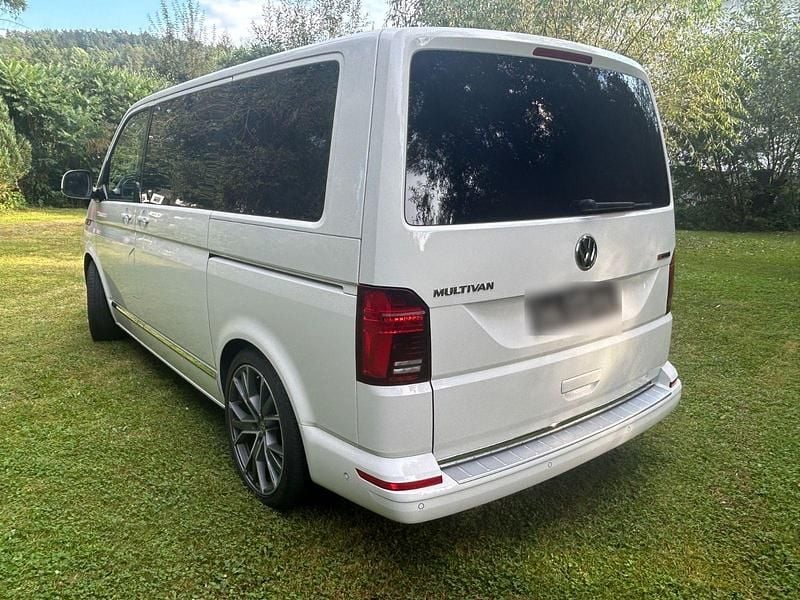 Gebraucht VW Multivan Highline 199 PS (146 kW) 2021 Weiß Van