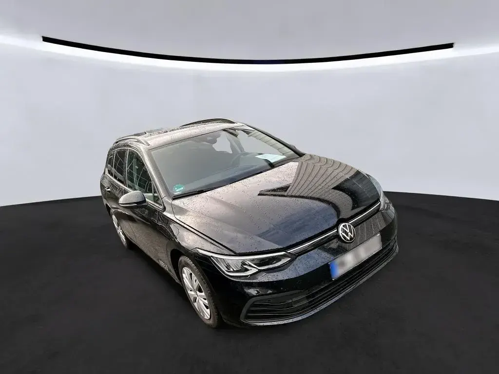 Gebraucht VW Golf VIII Life 116 PS (85 kW) 2022 Deep black perleffekt Kombi