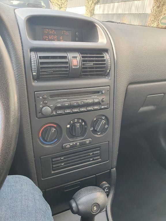 Gebraucht Opel Astra Elegance 101 PS (74 kW) 2001 Gelb Limousine