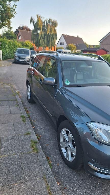 Grau Gebraucht 2014 Mercedes GLK220 SUV | 12.900 € (Superpreis) - Bild 1/4