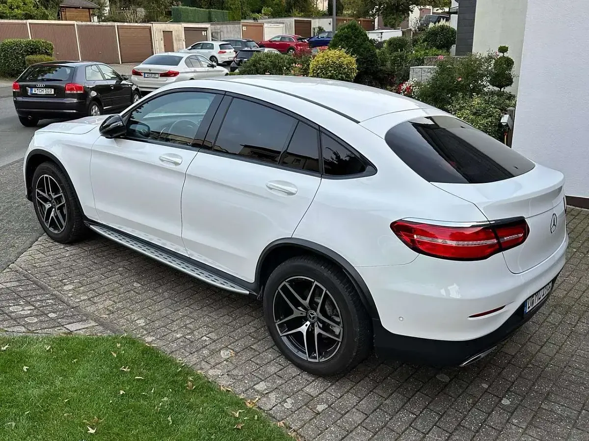 Gebraucht Mercedes GLC250 AMG line 211 PS (155 kW) 2018 Weiß SUV