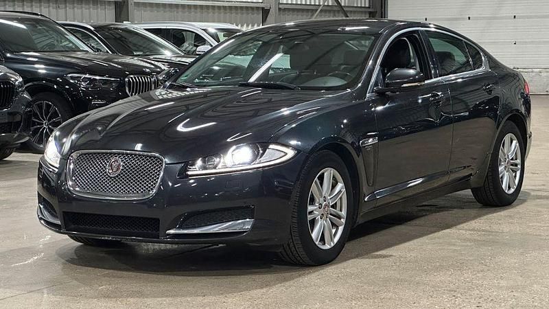 Schwarz Gebraucht 2015 Jaguar XF Limousine | 7.500 € (Guter Preis) - Bild 1/4