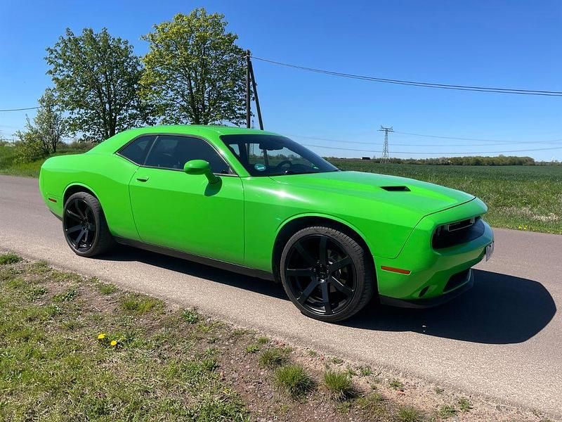 Second-hand Dodge Challenger 309 CP (227 kW) 2015 Verde Coupe