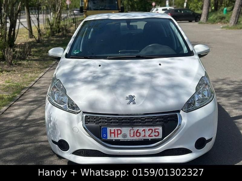 Gebraucht Peugeot 208 Active 68 PS (50 kW) 2015 Blanc banquise Kleinwagen