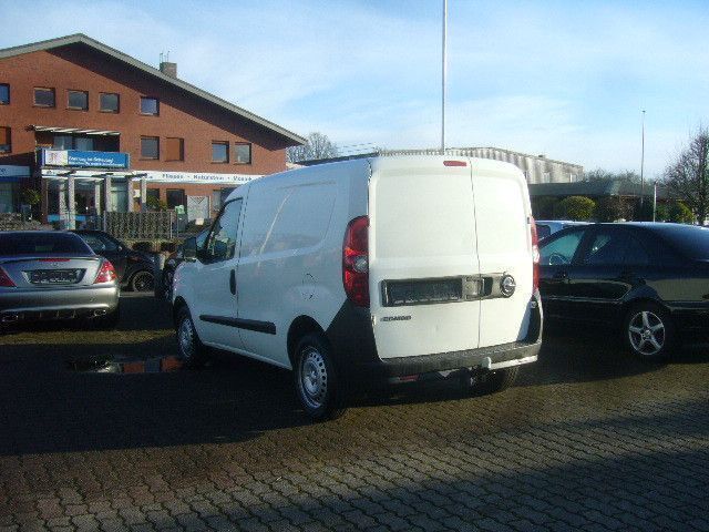 Gebraucht Opel Combo 95 PS (69 kW) 2016 Weiß Van / Kleinbus