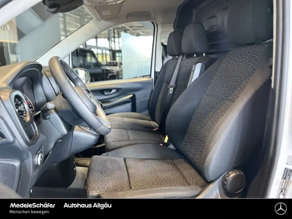 Gebraucht Mercedes Vito 163 PS (119 kW) 2024 Arktikweiß Van
