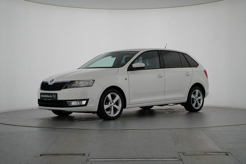 Candyweiss Gebraucht 2013 Skoda Rapid Elegance Limousine | 8.889 € (Etwas zu teuer) - Bild 1/4