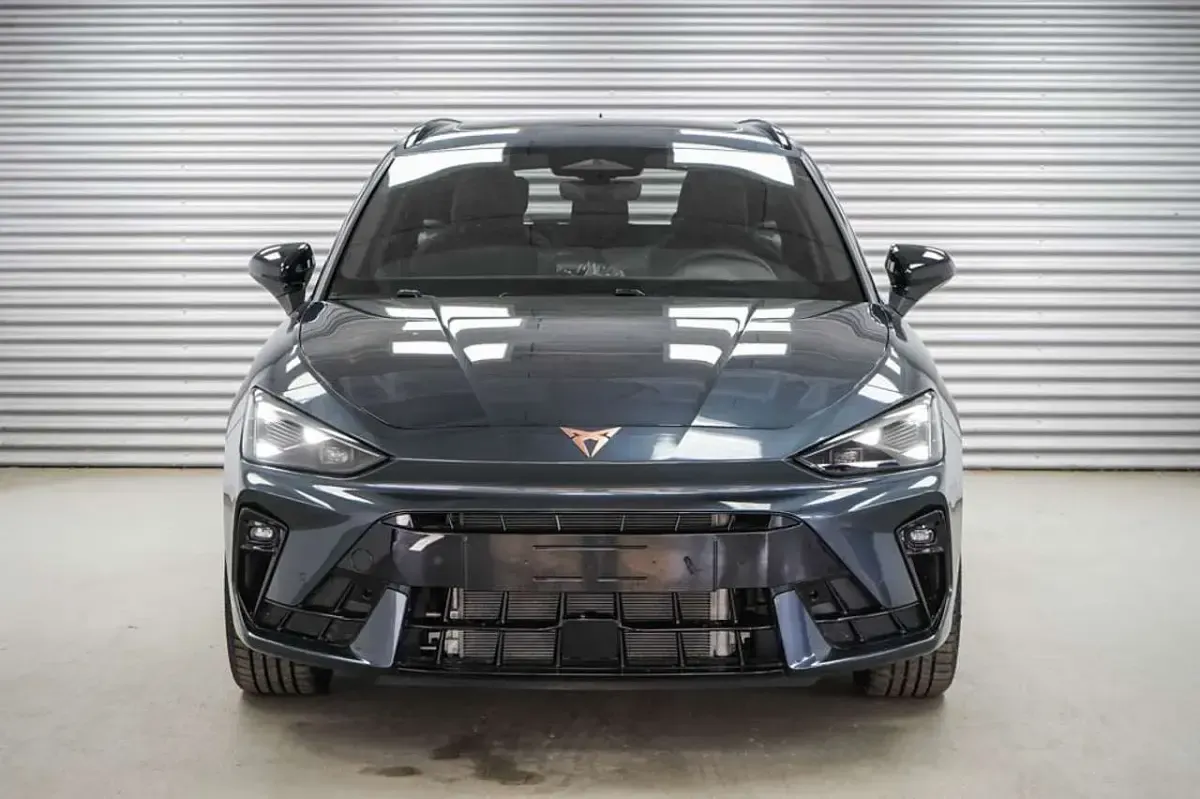 Neu Cupra Leon 150 PS (110 kW) 2026 Taigagrau Kombi