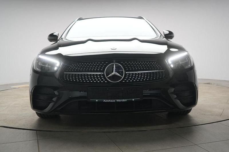 Gebraucht Mercedes E220 AMG 200 PS (147 kW) 2022 Schwarz Limousine