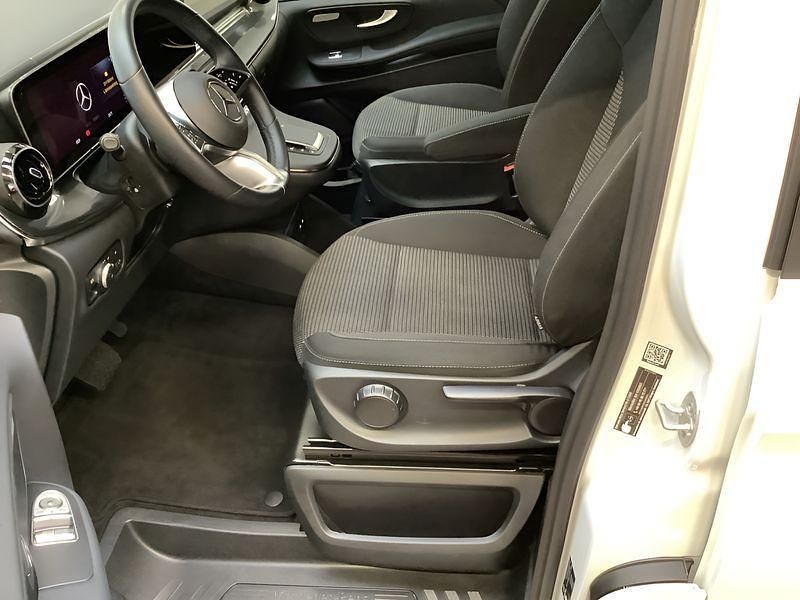 Gebraucht Mercedes V250 190 PS (139 kW) 2024 Weiß Van / Kleinbus