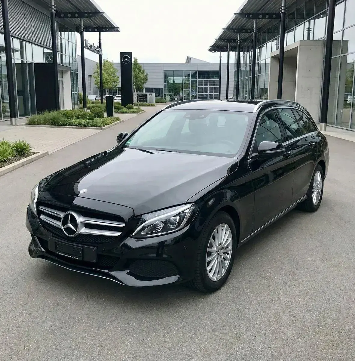 Gebraucht Mercedes C220 Avantgarde 170 PS (125 kW) 2017 Schwarz Kombi