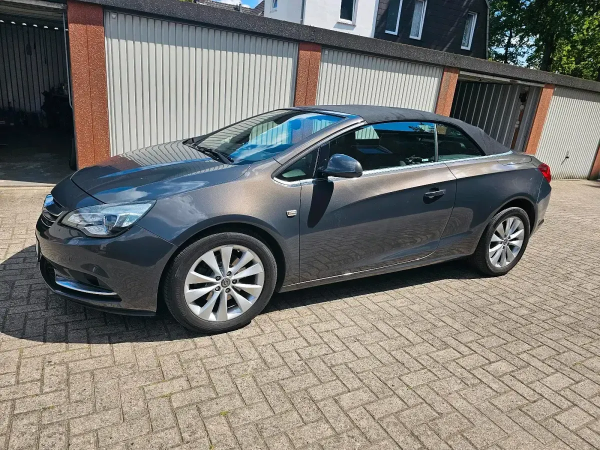 Gebraucht Opel Cascada Edition 170 PS (125 kW) 2016 Grau Cabrio