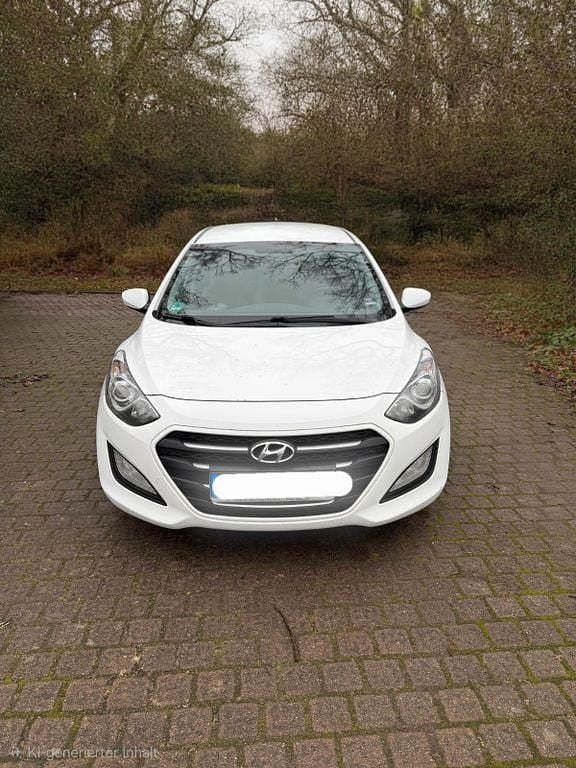 Weiß Gebraucht 2016 Hyundai i30 Trend Kombi | 8.100 € (Fairer Preis) - Bild 1/4