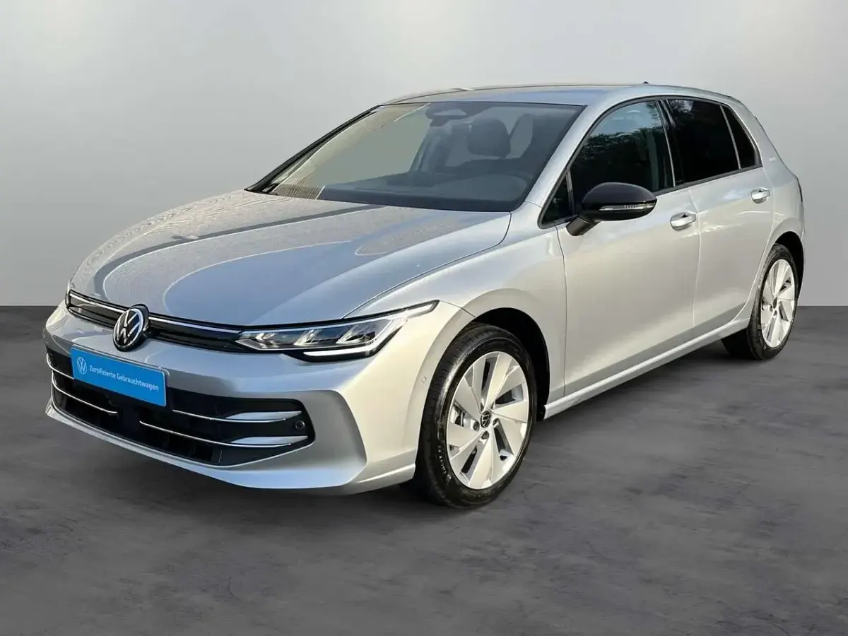 Gebraucht VW Golf VIII 150 PS (110 kW) 2025 Oyster silver metallic Limousine