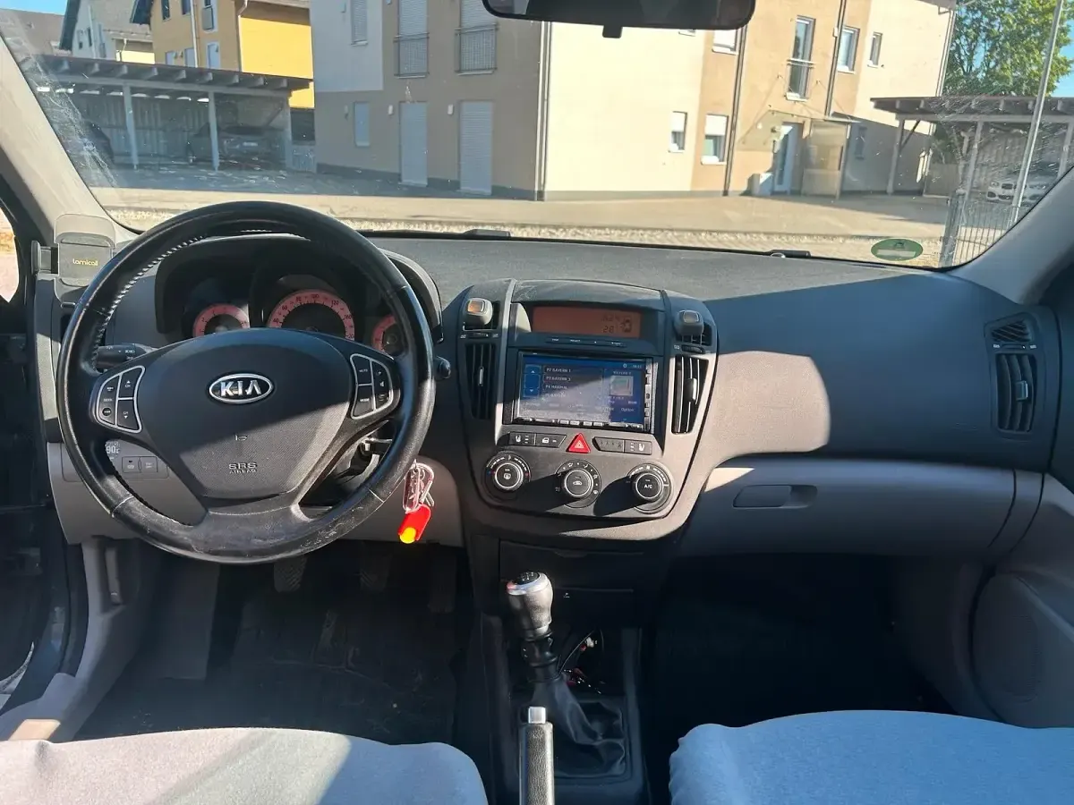 Gebraucht Kia Ceed 122 PS (89 kW) 2007 Grün Kleinwagen